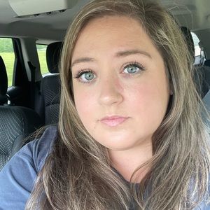 Meet your Posher, Alyson